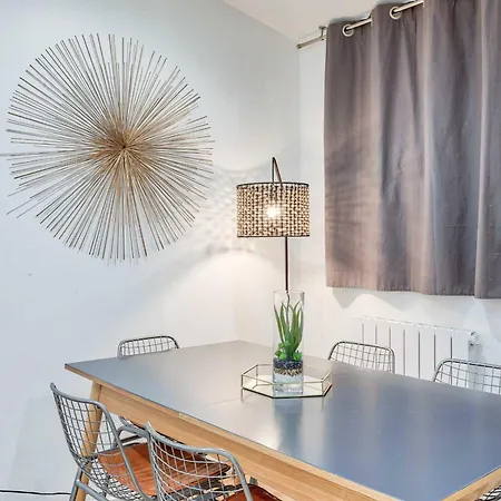 Experience Urban Life In The 10th Arrondissement * Parigi