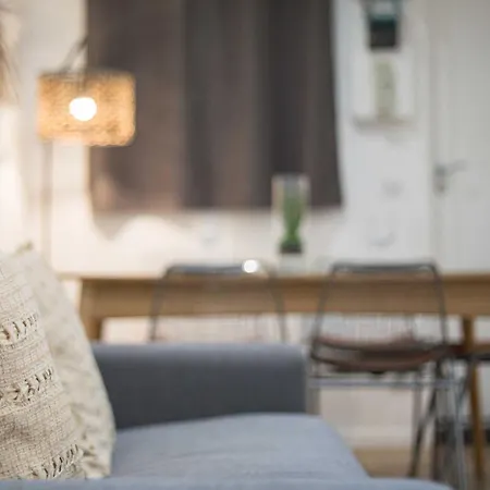 Experience Urban Life In The 10th Arrondissement Appartamento